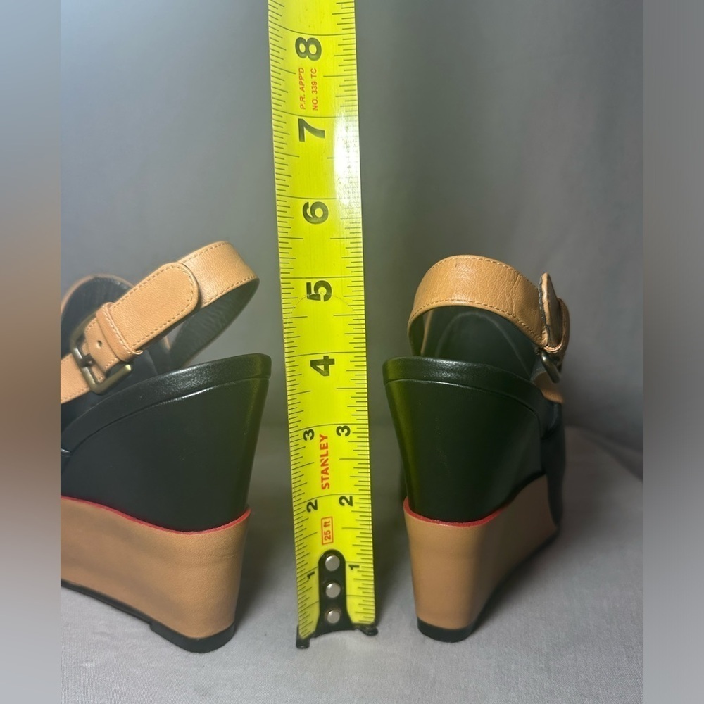 Stuart Weitzman back/tan leather 4” wedge size 5.5 - Picture 5 of 9